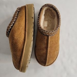 Ugg Sz 7 Tasman Slippers Tan Shearling